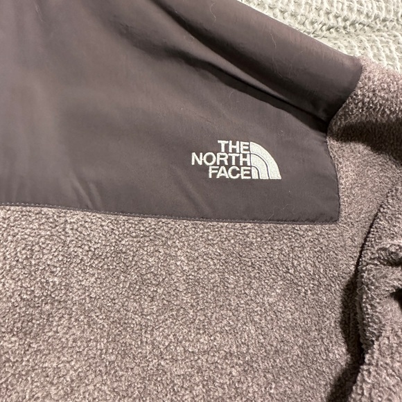 North Face Women’s Denali Jacket - Picture 5 of 6